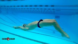 Пловец под водой