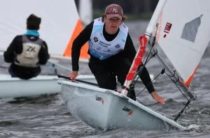 Веселая команда на воде