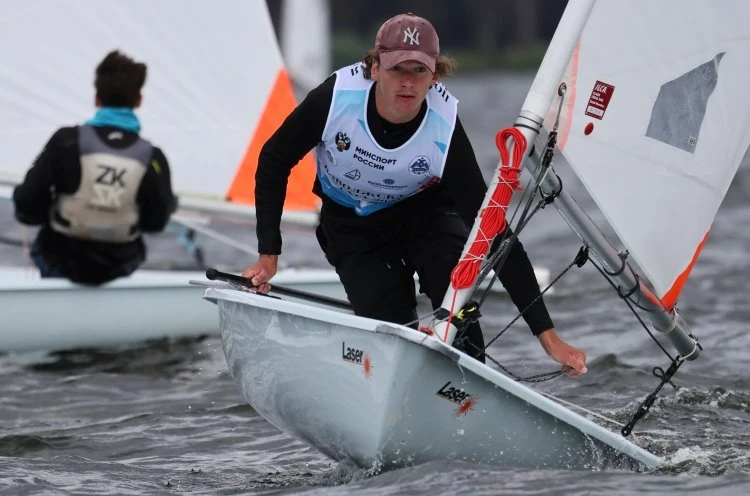 Веселая команда на воде